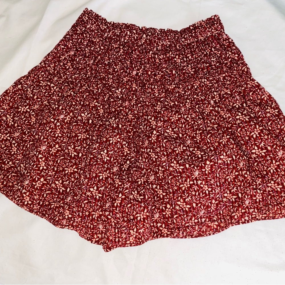 Washed once and never worn. Madewell Smocked Pull-On Shorts in Florentine Floral